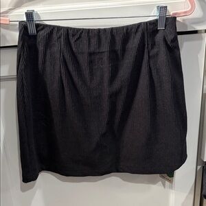 HALARA Black Ribbed Mini Skirt